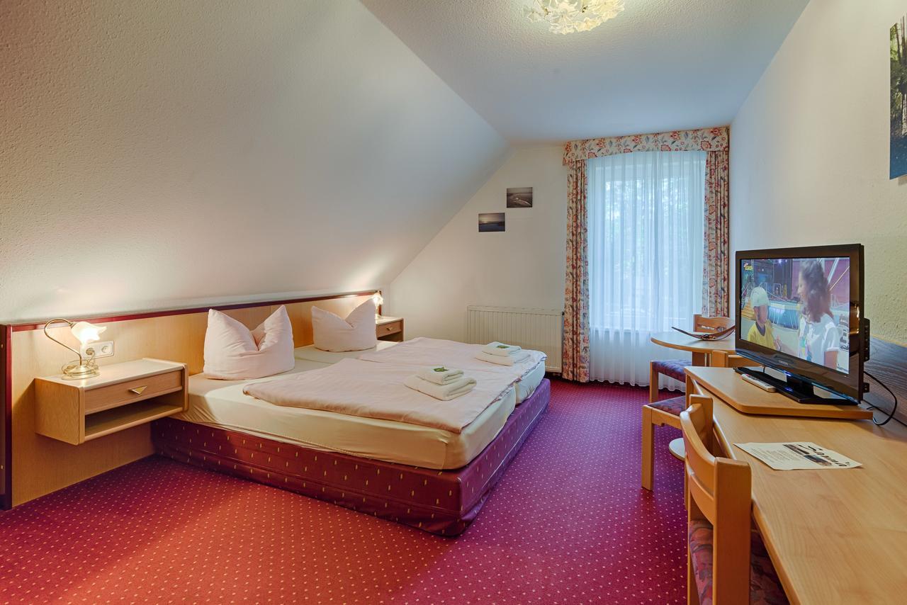 Seehotel Schorfheide Althuttendorf Exterior photo